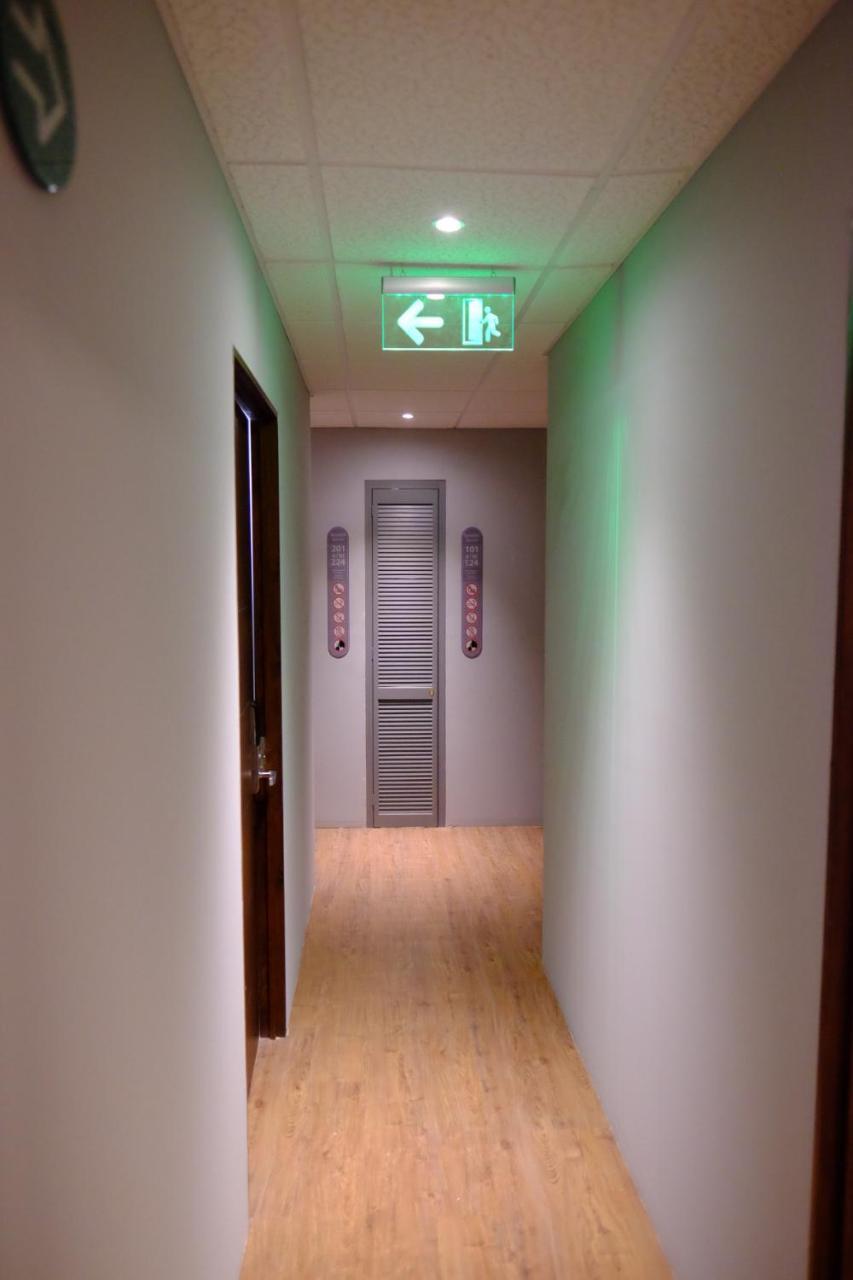 Izzzleep Aeropuerto Terminal 2 Hotel Mexico By Eksteriør billede