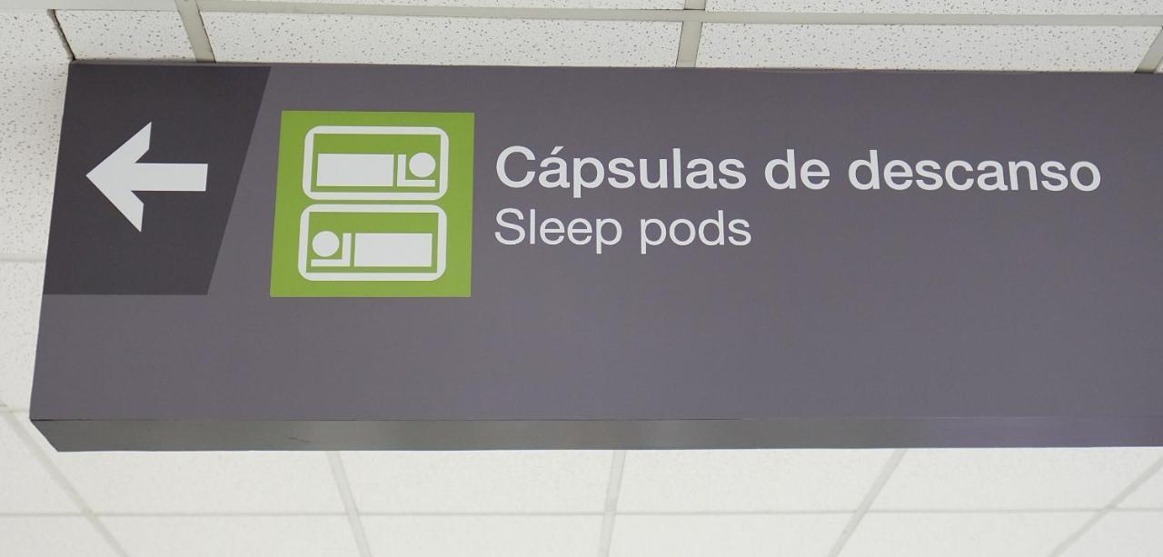 Izzzleep Aeropuerto Terminal 2 Hotel Mexico By Eksteriør billede